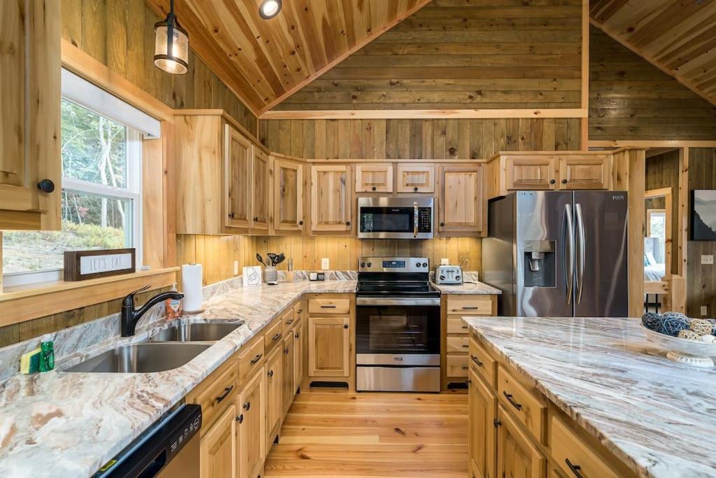 The Llaguna Lodge - New Cabin, Sleeps 10, Fire Pit, Hot Tub, In Blue Ridge , Ga Zewnętrze zdjęcie