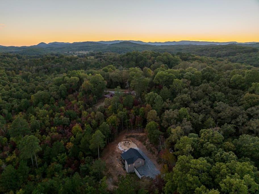 The Llaguna Lodge - New Cabin, Sleeps 10, Fire Pit, Hot Tub, In Blue Ridge , Ga Zewnętrze zdjęcie