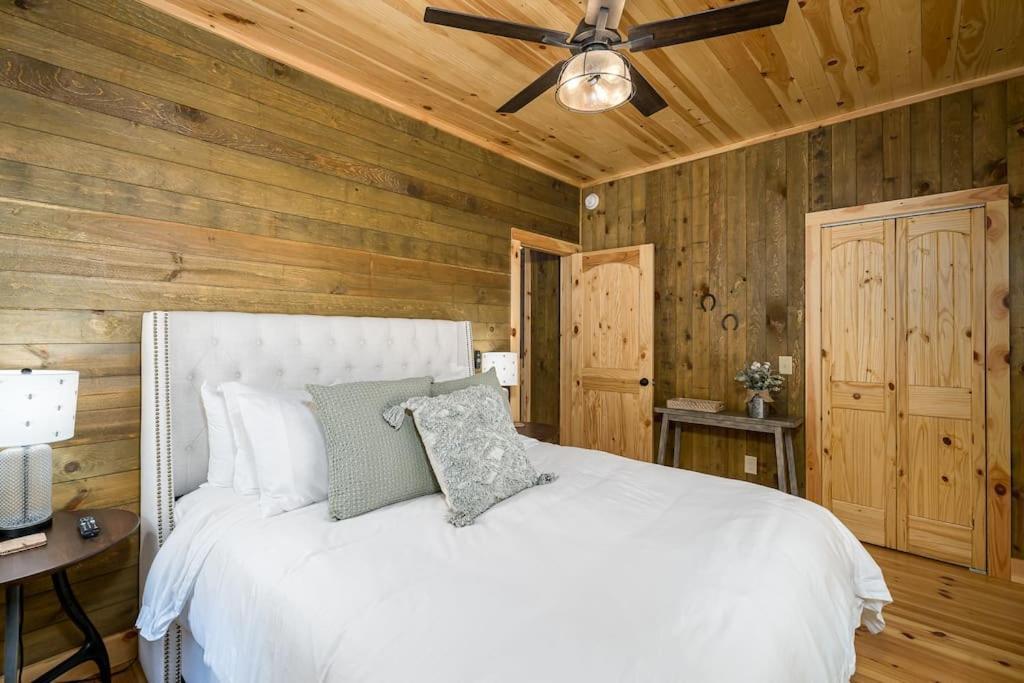 The Llaguna Lodge - New Cabin, Sleeps 10, Fire Pit, Hot Tub, In Blue Ridge , Ga Zewnętrze zdjęcie